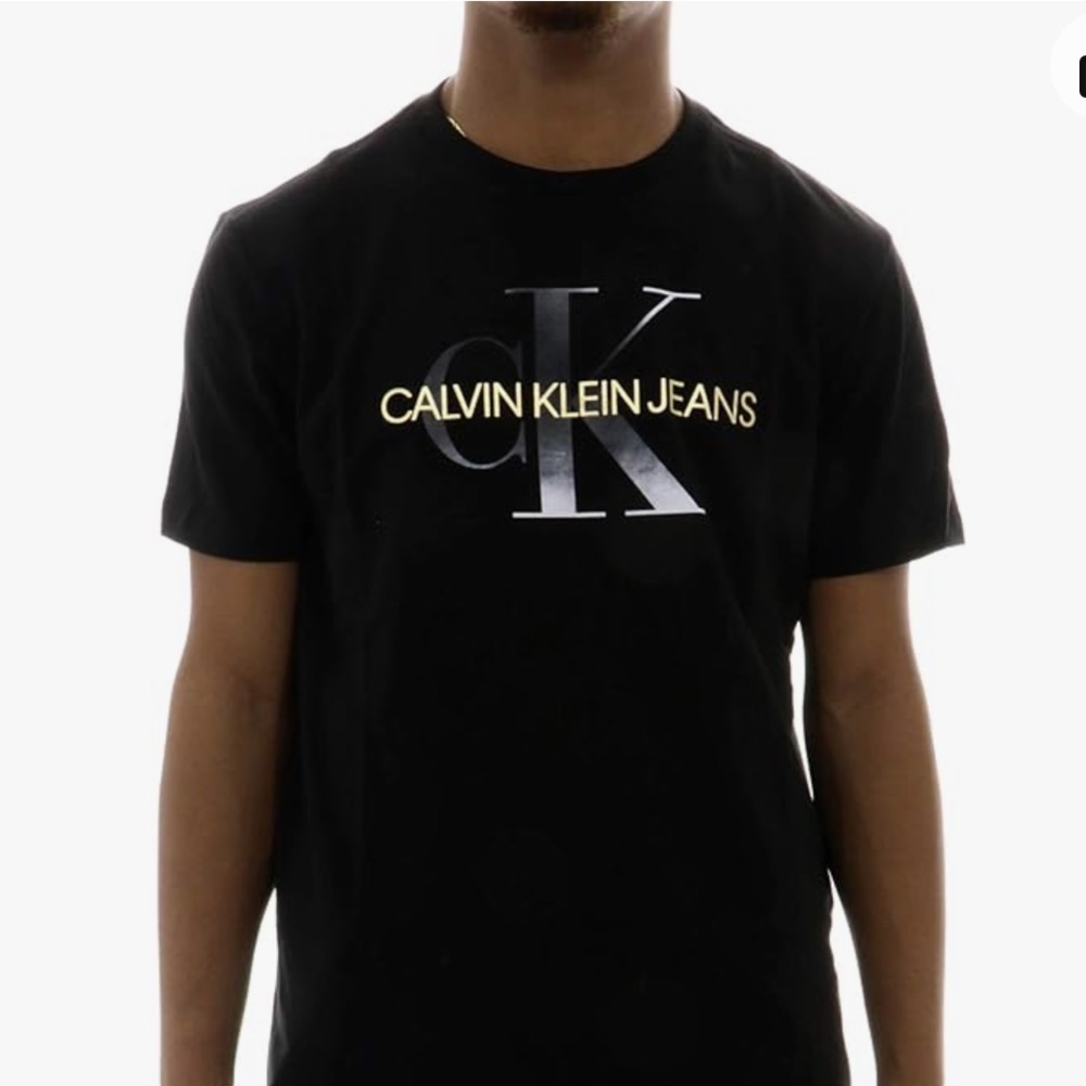 Selling Black Calvin Klein T-Shirt!
